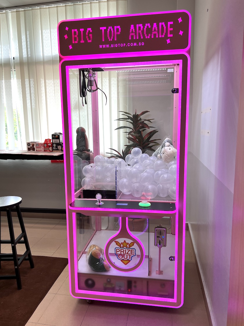 rent claw machines for your event