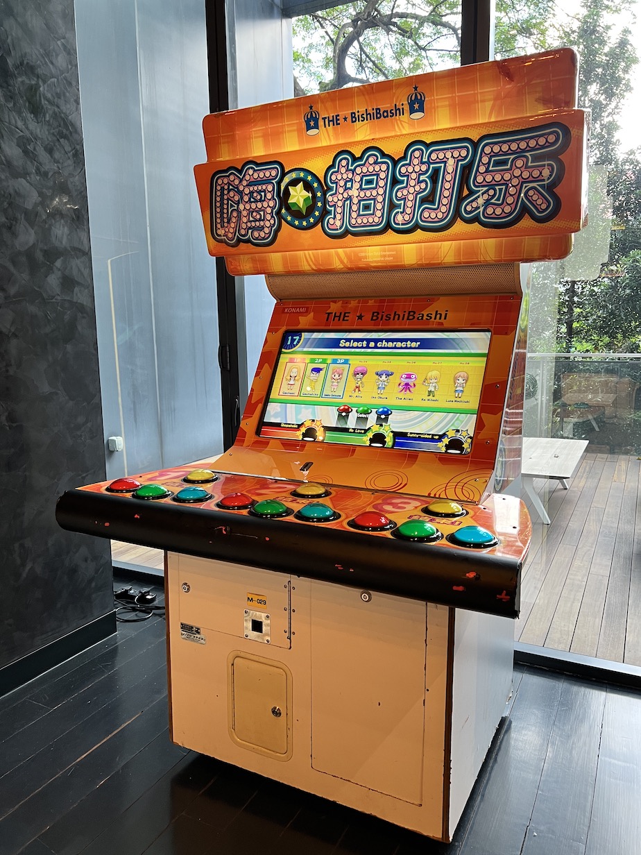 paidale gaming arcade machine for rental