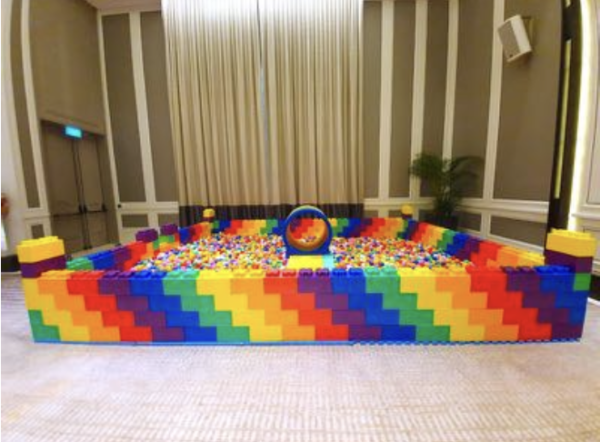 Giant ball pit